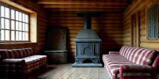 Interiør fra gammel bygning på Maihaugen